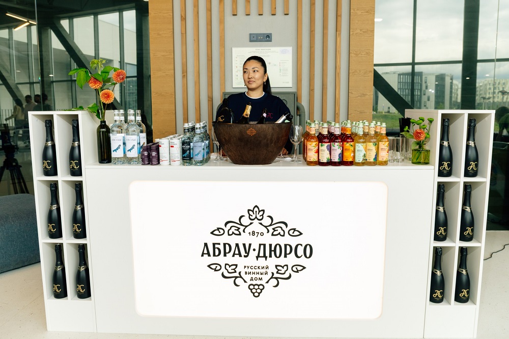 Abrau Club Tennis Open объединил представителей бизнеса, медиа и креативных индустрий